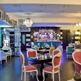 Luxury Tiffany Bar 