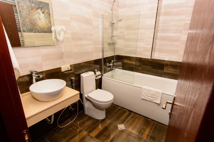 Luxury bathroom of Tiffany Deluxe